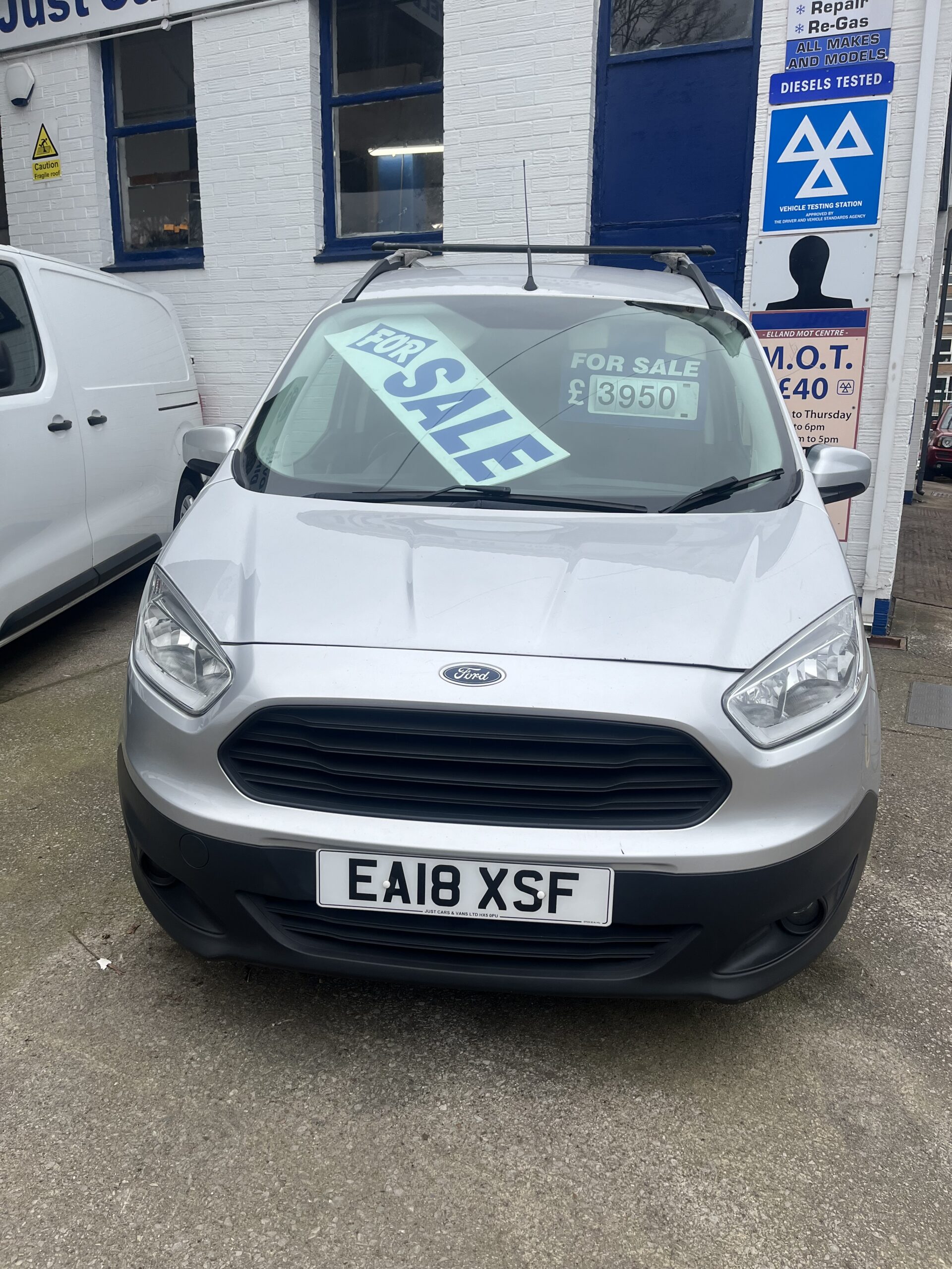 FORD TRANSIT COURIER